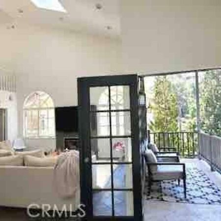 Stunning Mediterranean Mansion In Laurel Canyon Лос-Анджелес Екстер'єр фото