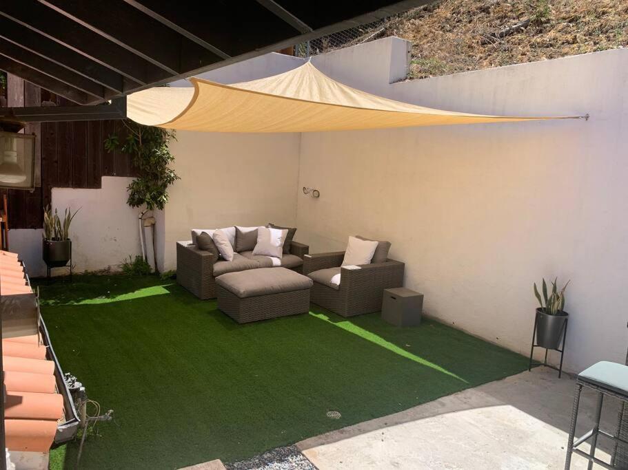 Stunning Mediterranean Mansion In Laurel Canyon Лос-Анджелес Екстер'єр фото
